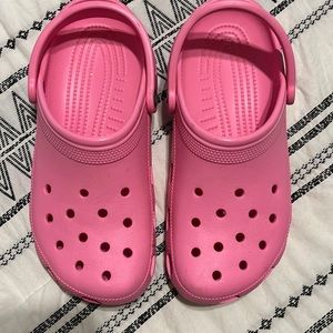 LIGHT PINK CROCS 10